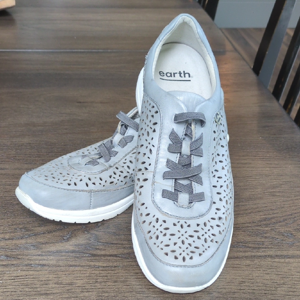 Earth Women's Gray Perforated Sneakers